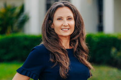 headshot of Jennifer Cotch